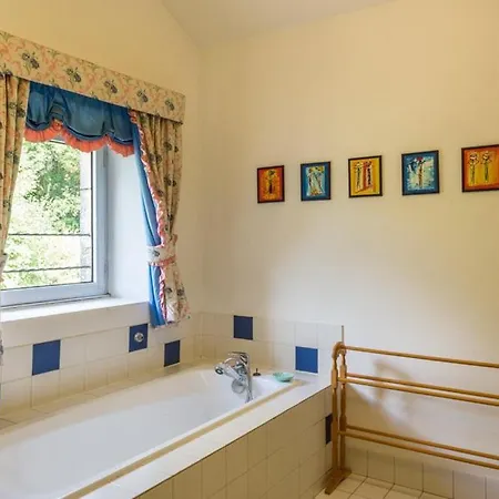Saint-denis-catus Sleeps 12 Pool Wifi Вилла *