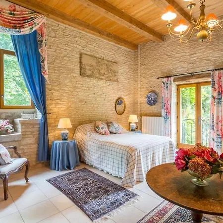 Saint-denis-catus Sleeps 12 Pool Wifi Вилла