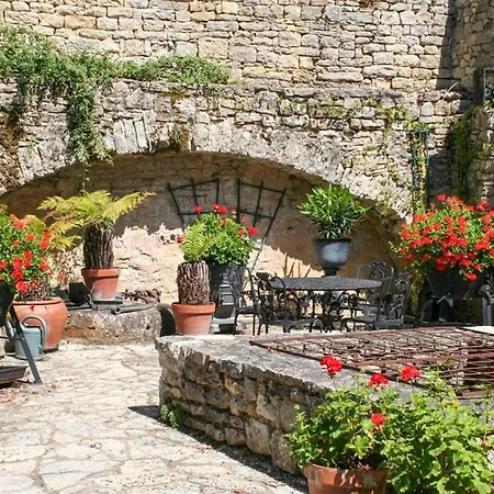 Saint-denis-catus Sleeps 12 Pool Wifi Вилла